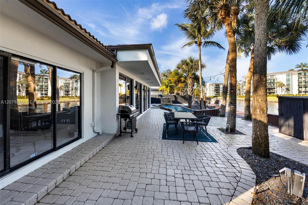 For Sale: $3,250,000 (4 beds, 3 baths, 3158 Square Feet)