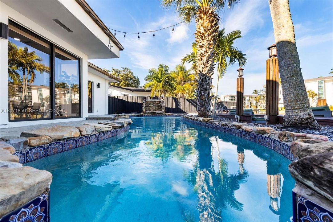 For Sale: $3,250,000 (4 beds, 3 baths, 3158 Square Feet)