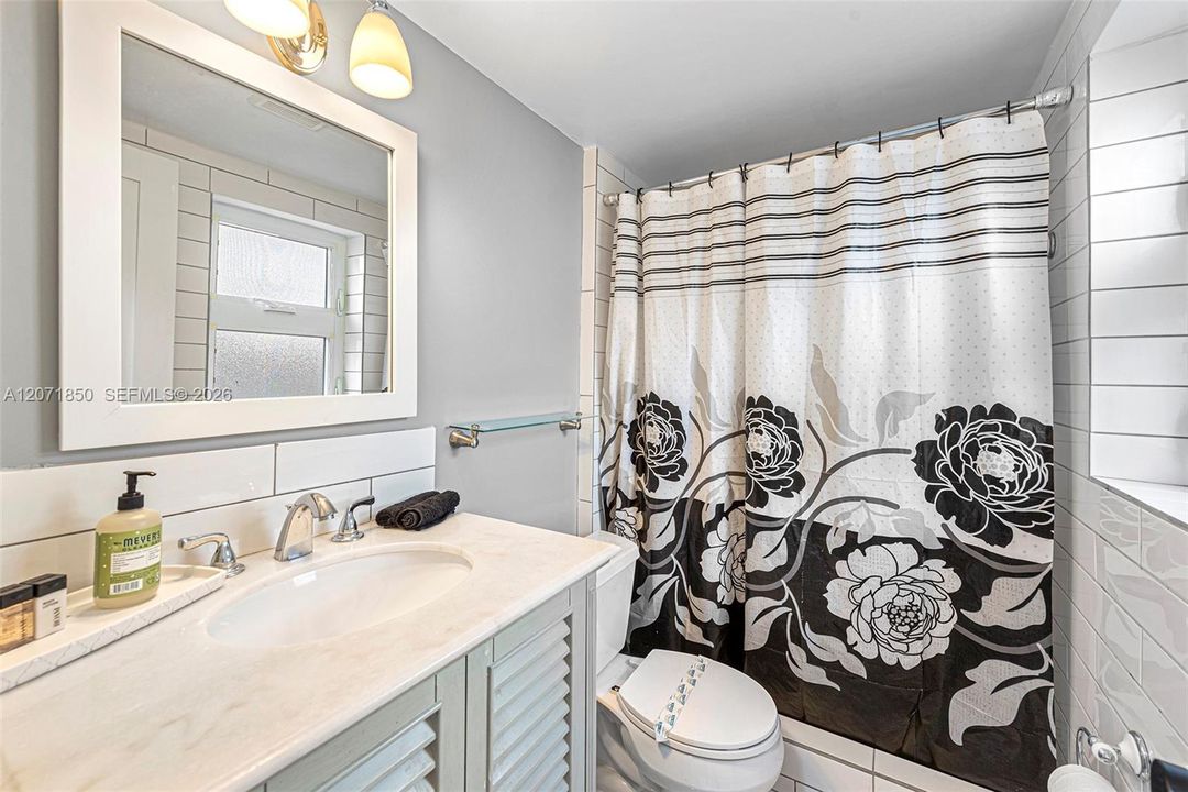 For Sale: $3,250,000 (4 beds, 3 baths, 3158 Square Feet)