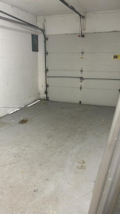 For Rent: $2,450 (2 beds, 2 baths, 1154 Square Feet)