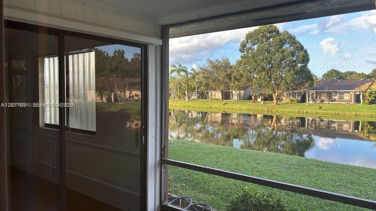 For Rent: $2,450 (2 beds, 2 baths, 1154 Square Feet)