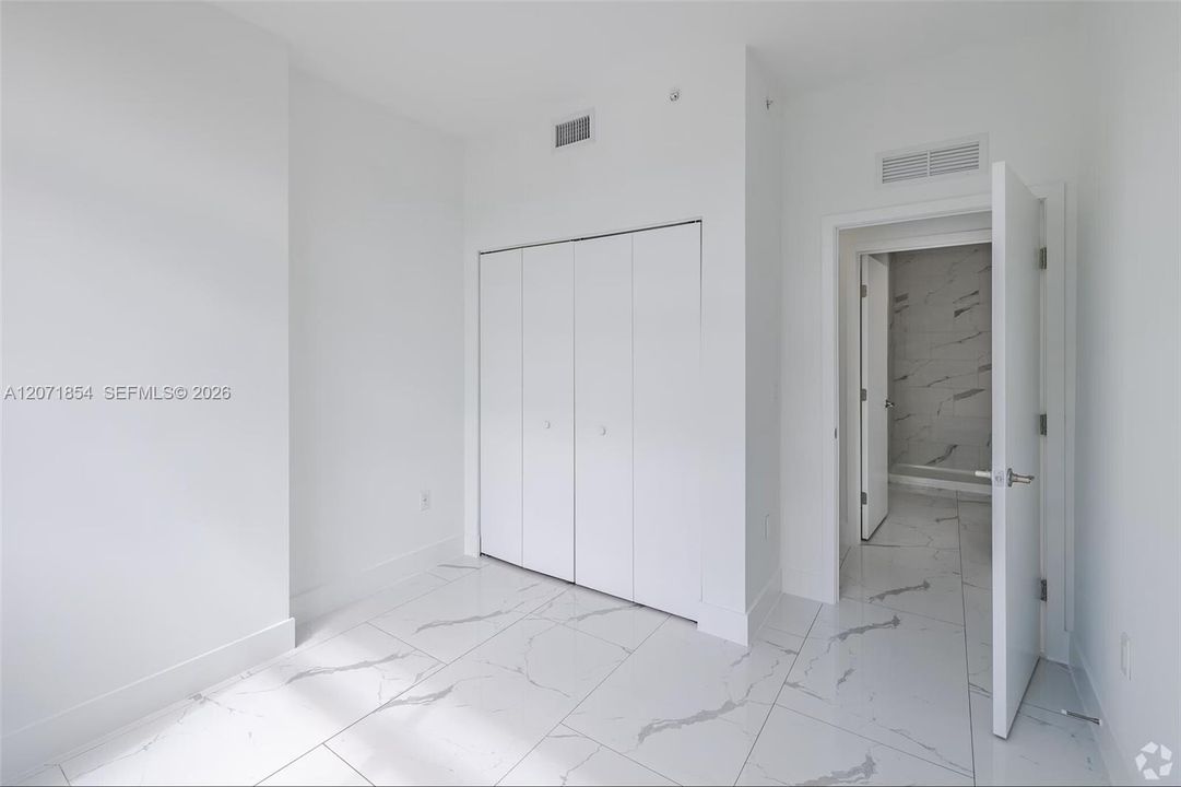 For Rent: $3,100 (2 beds, 2 baths, 971 Square Feet)