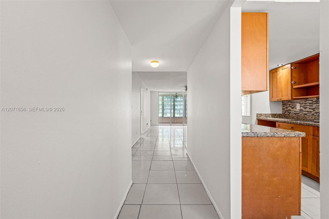 На продажу: $69,900 (2 спален, 2 ванн, 960 Квадратных фут)