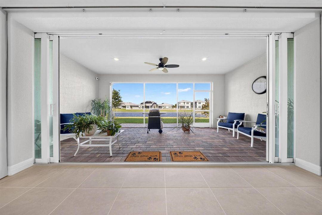 Lanai Lake view