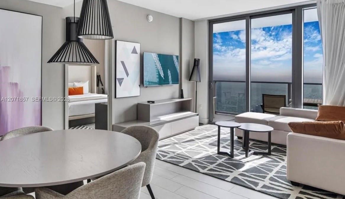 For Sale: $759,000 (2 beds, 2 baths, 1044 Square Feet)
