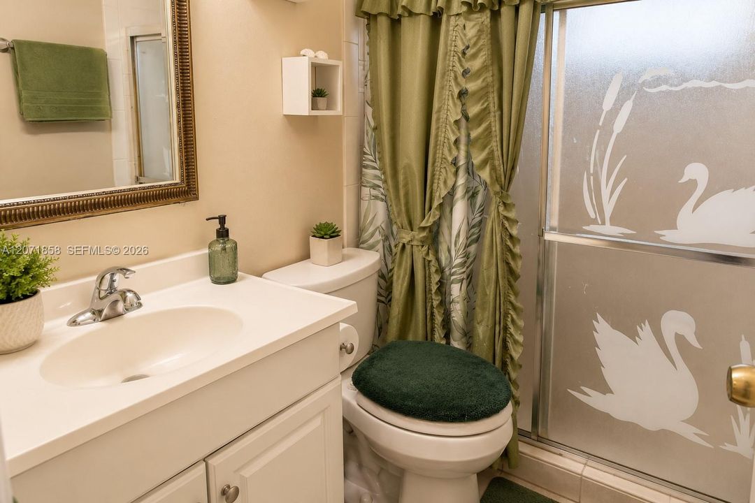 For Sale: $511,000 (4 beds, 2 baths, 1819 Square Feet)