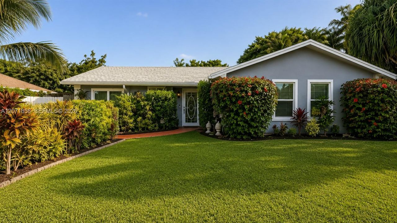 For Sale: $511,000 (4 beds, 2 baths, 1819 Square Feet)
