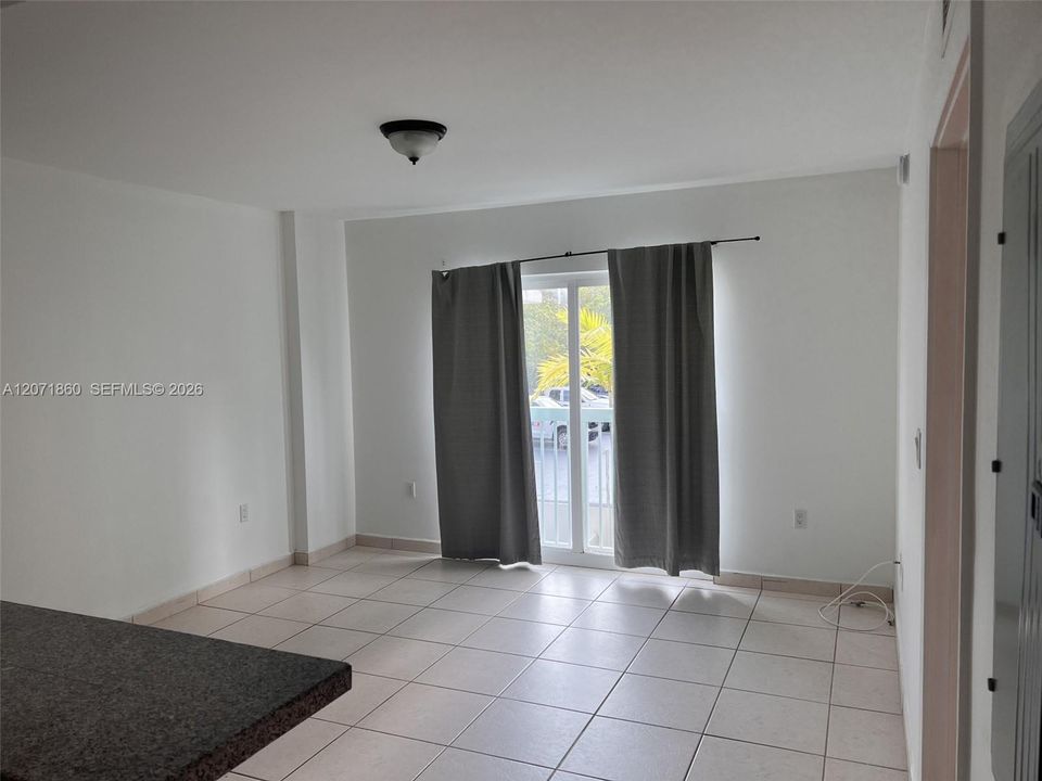 В аренду: $2,450 (1 спален, 1 ванн, 605 Квадратных фут)