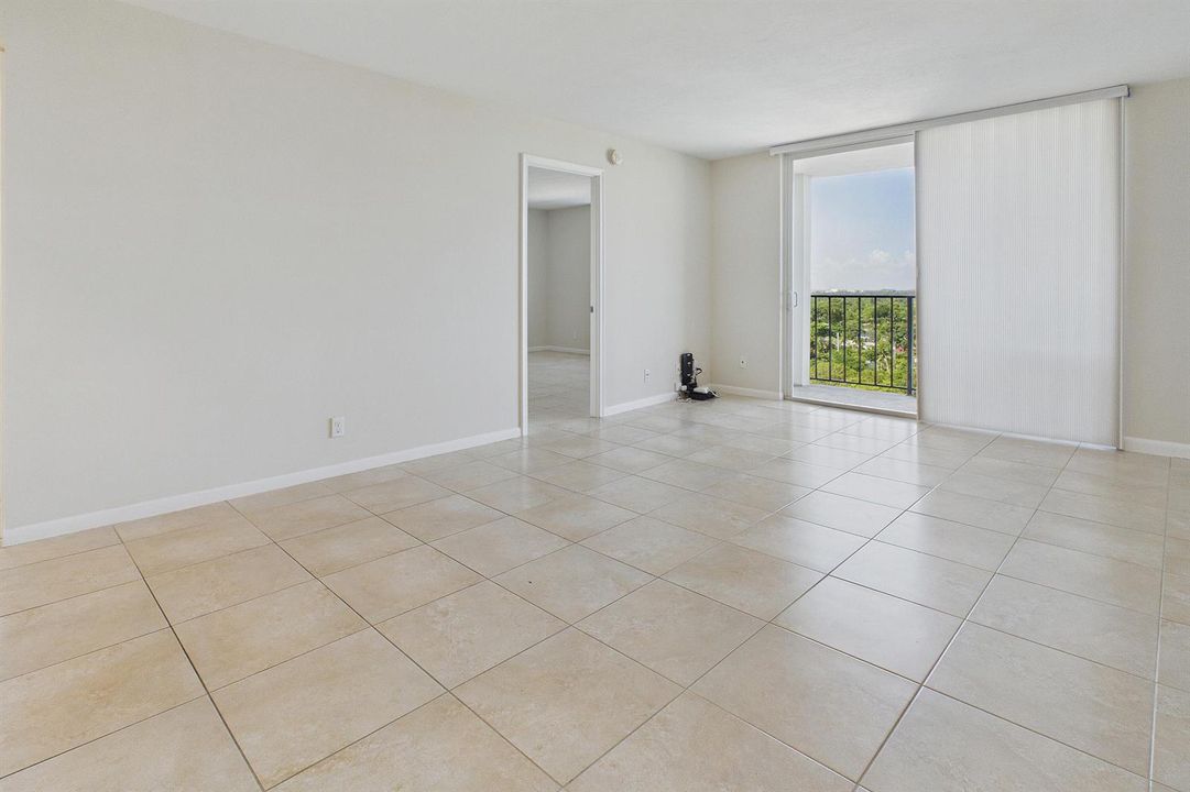 CAM06286G6-PR0035-STILL042-001