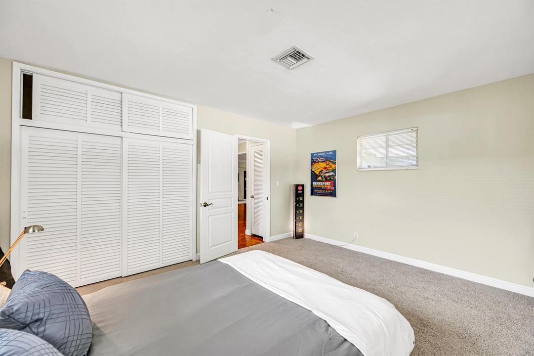1200 ORANGE ISLE-50