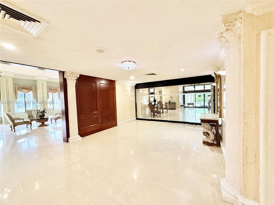 En Venta: $350,000 (2 camas, 2 baños, 1400 Pies cuadrados)