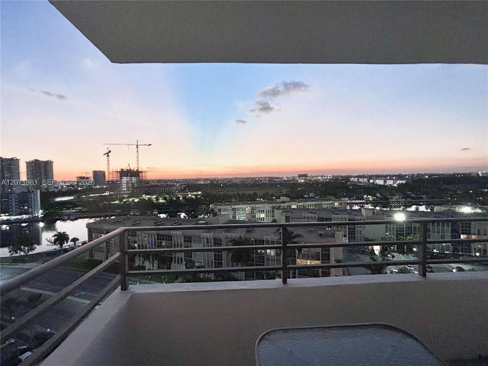 En Venta: $350,000 (2 camas, 2 baños, 1400 Pies cuadrados)