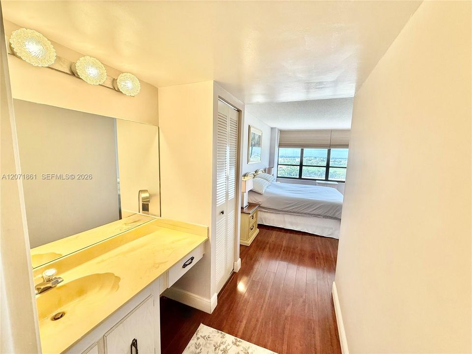 En Venta: $350,000 (2 camas, 2 baños, 1400 Pies cuadrados)