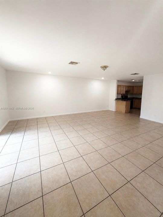 For Rent: $2,900 (3 beds, 2 baths, 2968 Square Feet)