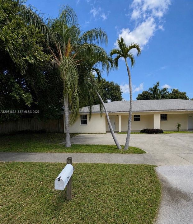 For Rent: $2,900 (3 beds, 2 baths, 2968 Square Feet)