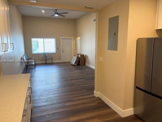 For Rent: $3,100 (3 beds, 2 baths, 2661 Square Feet)