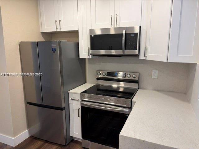For Rent: $3,100 (3 beds, 2 baths, 2661 Square Feet)