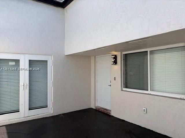 For Rent: $3,100 (3 beds, 2 baths, 2661 Square Feet)
