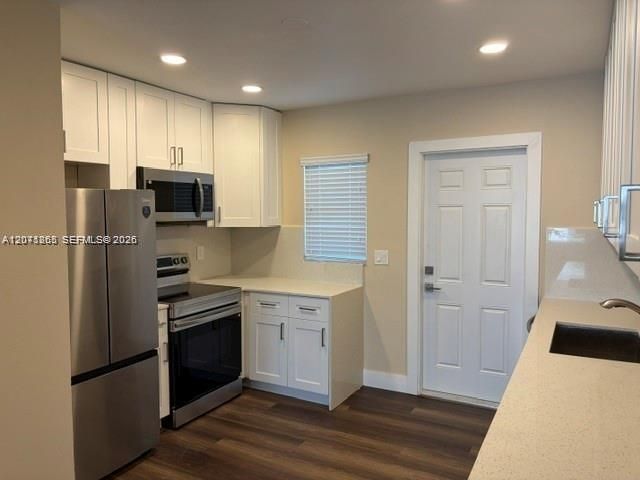 For Rent: $3,100 (3 beds, 2 baths, 2661 Square Feet)
