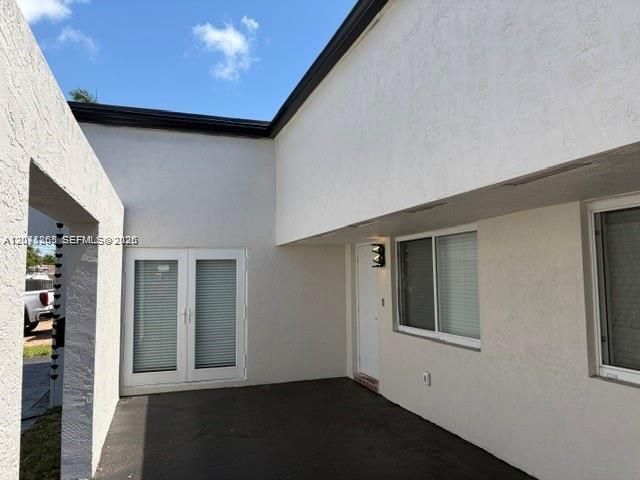 For Rent: $3,100 (3 beds, 2 baths, 2661 Square Feet)