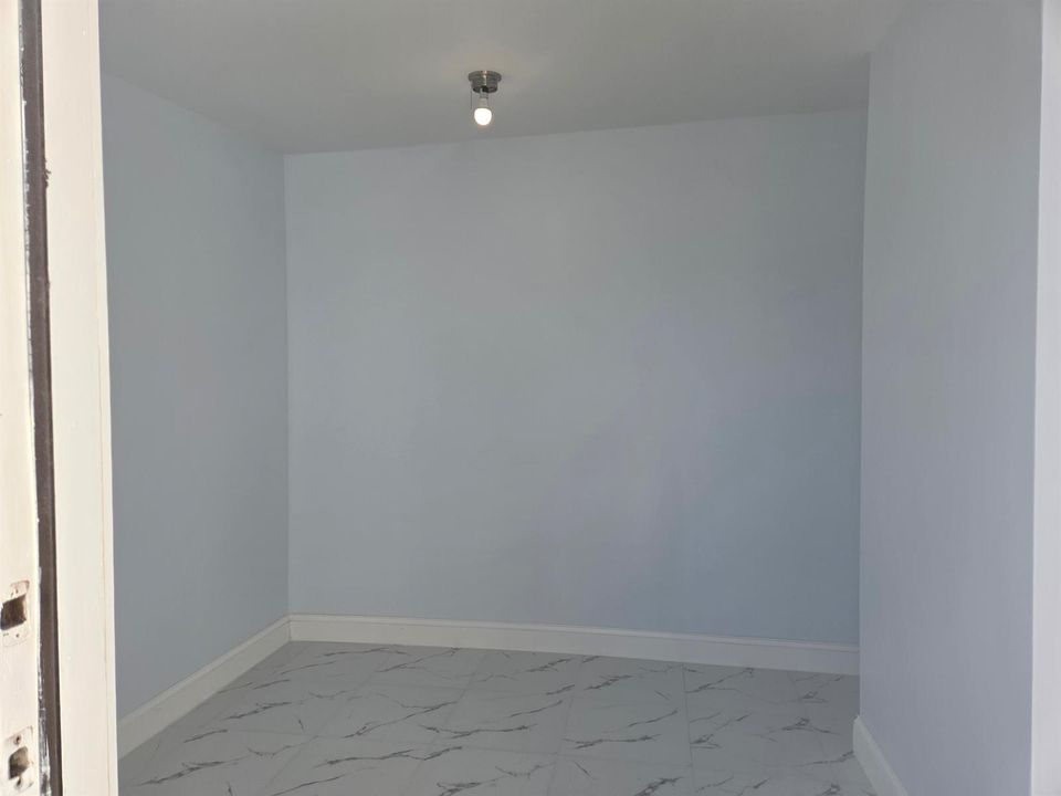 1100-storageroom