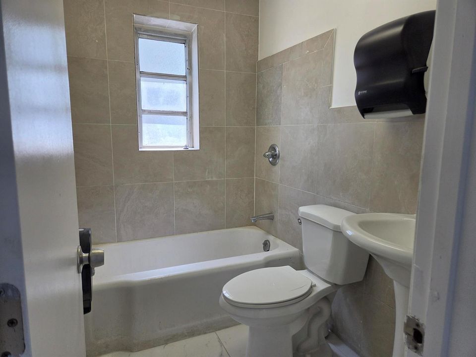 1100-bathroom