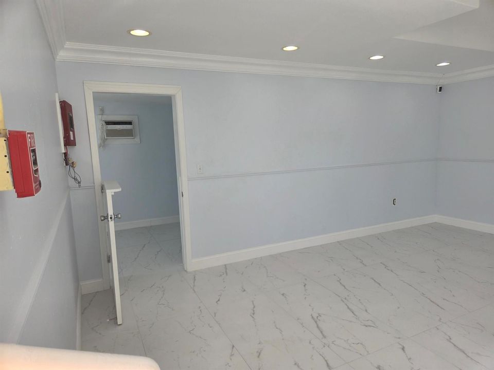 1100-Large FrontRoom