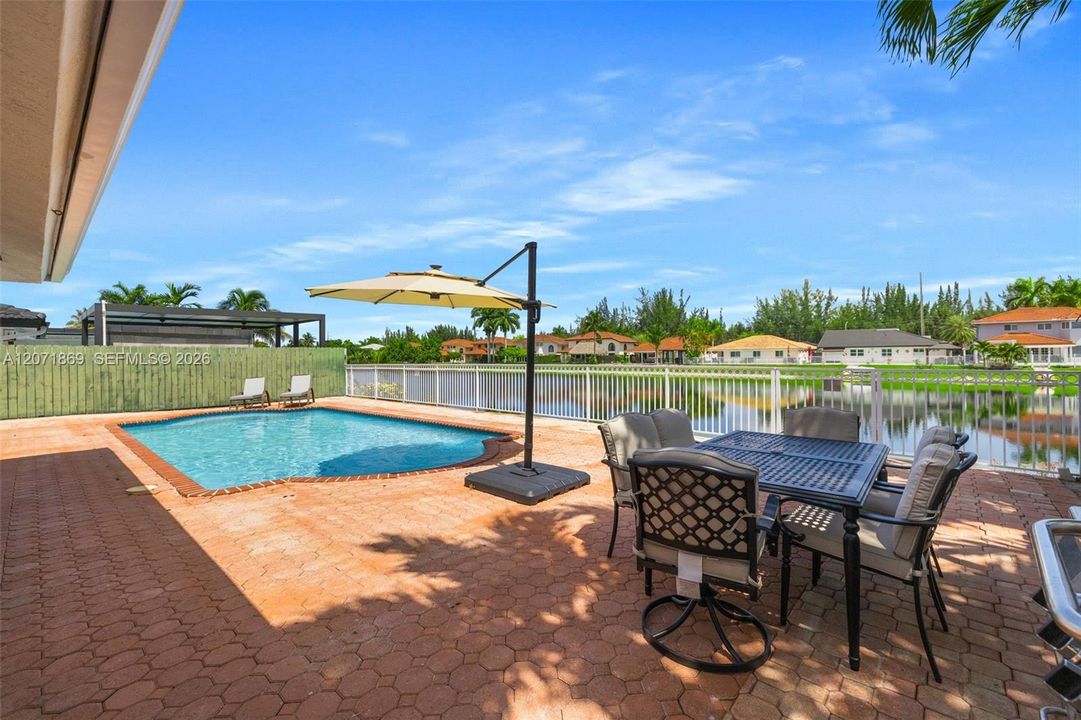 For Sale: $890,000 (4 beds, 3 baths, 2328 Square Feet)