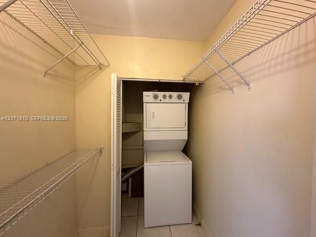 For Rent: $1,700 (1 beds, 1 baths, 1608 Square Feet)