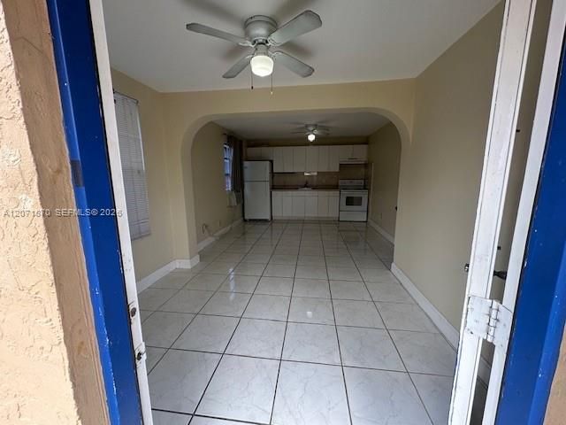 For Rent: $1,700 (1 beds, 1 baths, 1608 Square Feet)