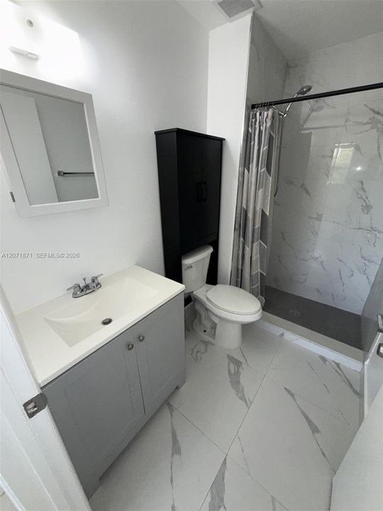 For Rent: $2,000 (2 beds, 2 baths, 750 Square Feet)