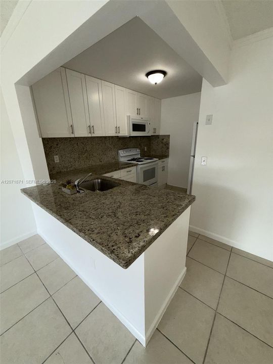 For Rent: $2,000 (2 beds, 2 baths, 750 Square Feet)