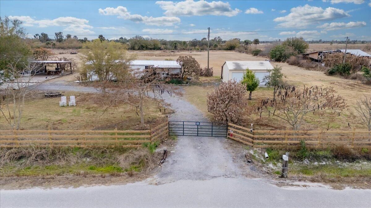 001-1205 Coffey Rd Moore Haven (1)