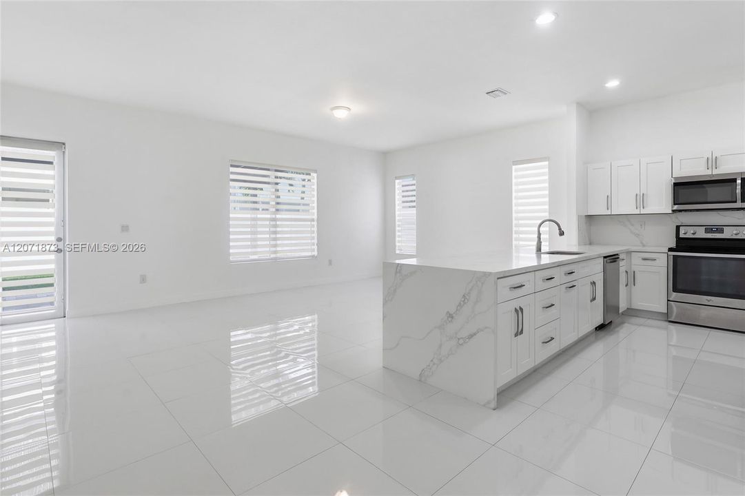For Sale: $720,000 (3 beds, 2 baths, 2120 Square Feet)