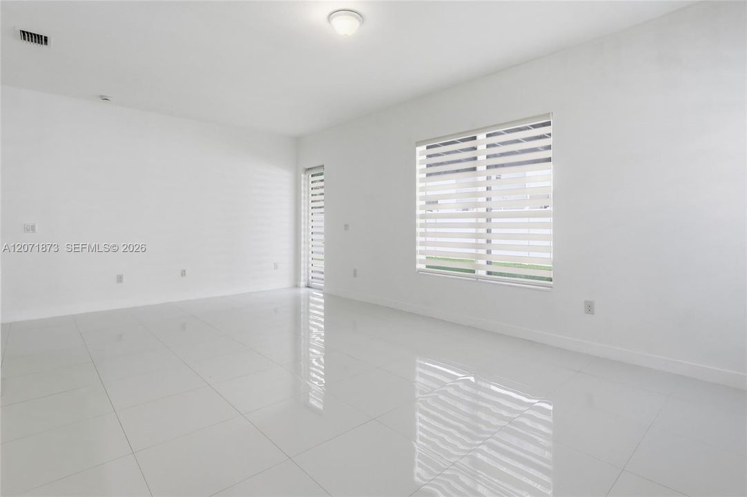 For Sale: $720,000 (3 beds, 2 baths, 2120 Square Feet)