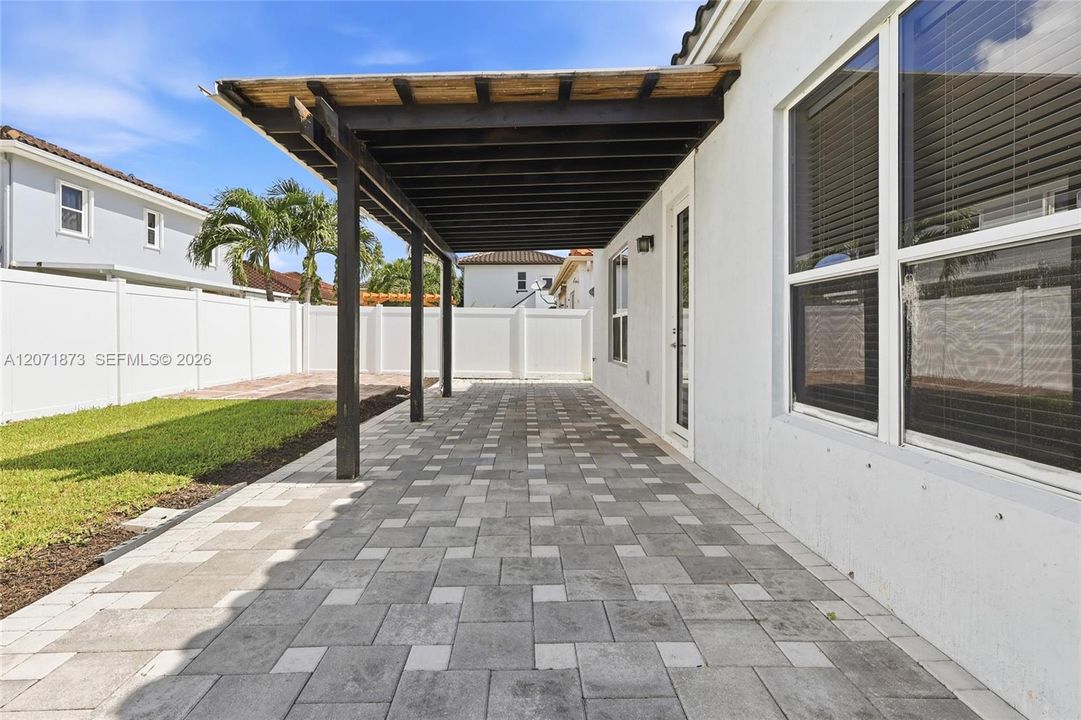 For Sale: $720,000 (3 beds, 2 baths, 2120 Square Feet)