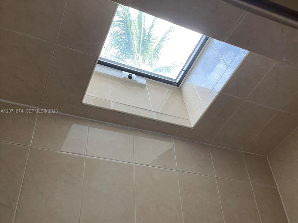 En Venta: $610,000 (3 camas, 2 baños, 1610 Pies cuadrados)