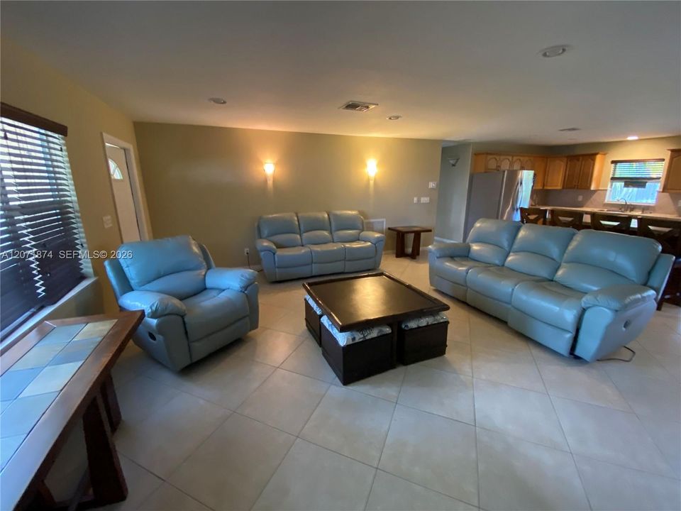 En Venta: $610,000 (3 camas, 2 baños, 1610 Pies cuadrados)