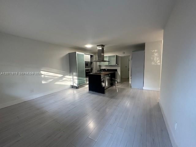 For Rent: $2,200 (3 beds, 1 baths, 1100 Square Feet)