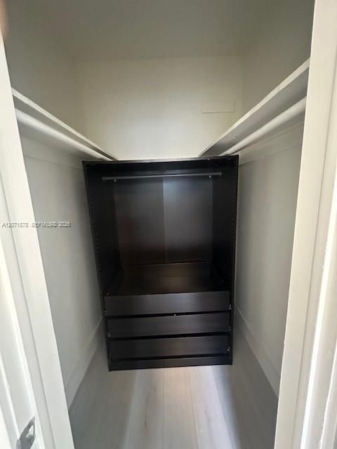 For Rent: $2,200 (3 beds, 1 baths, 1100 Square Feet)