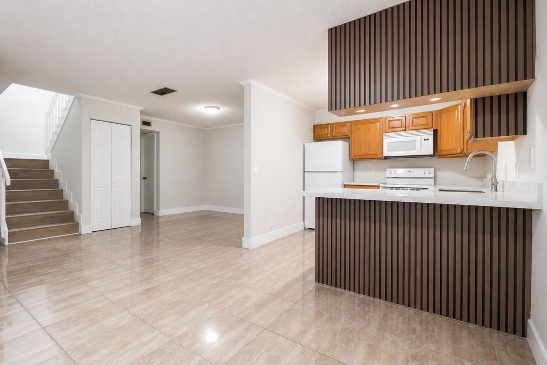 317 Woodland-7