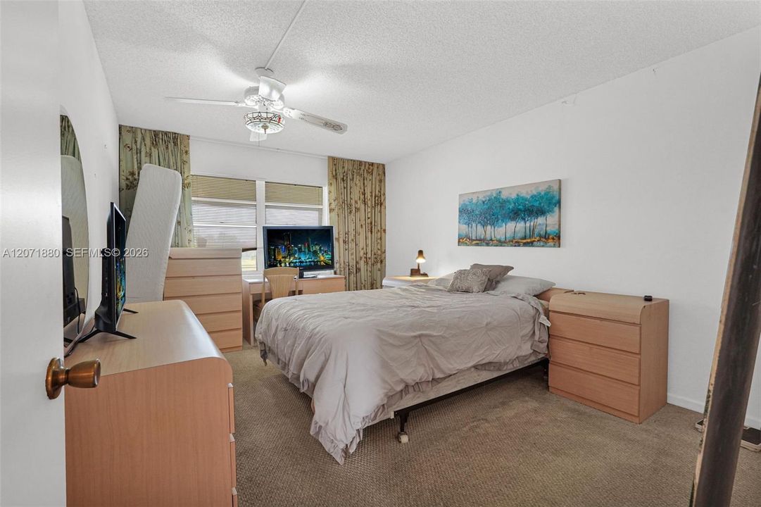 На продажу: $129,000 (2 спален, 1 ванн, 861 Квадратных фут)