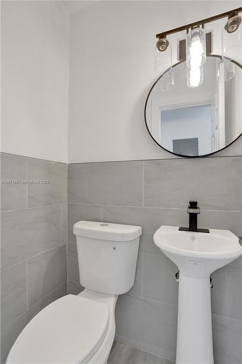 For Sale: $419,900 (3 beds, 1 baths, 1020 Square Feet)