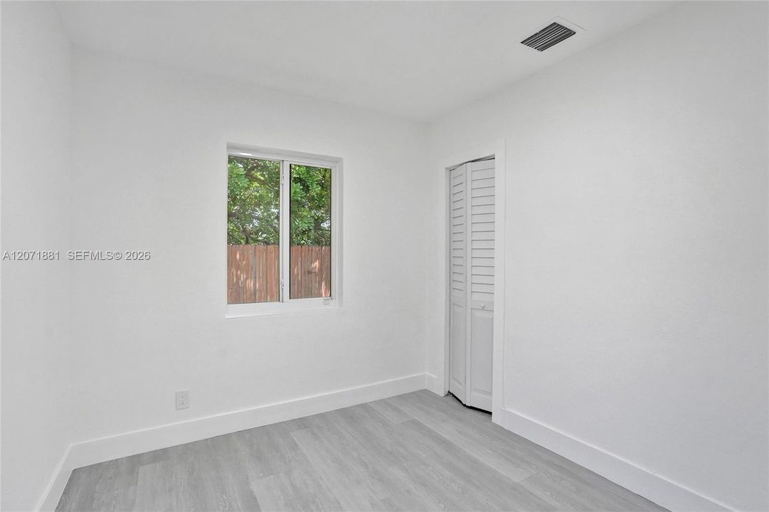 For Sale: $419,900 (3 beds, 1 baths, 1020 Square Feet)