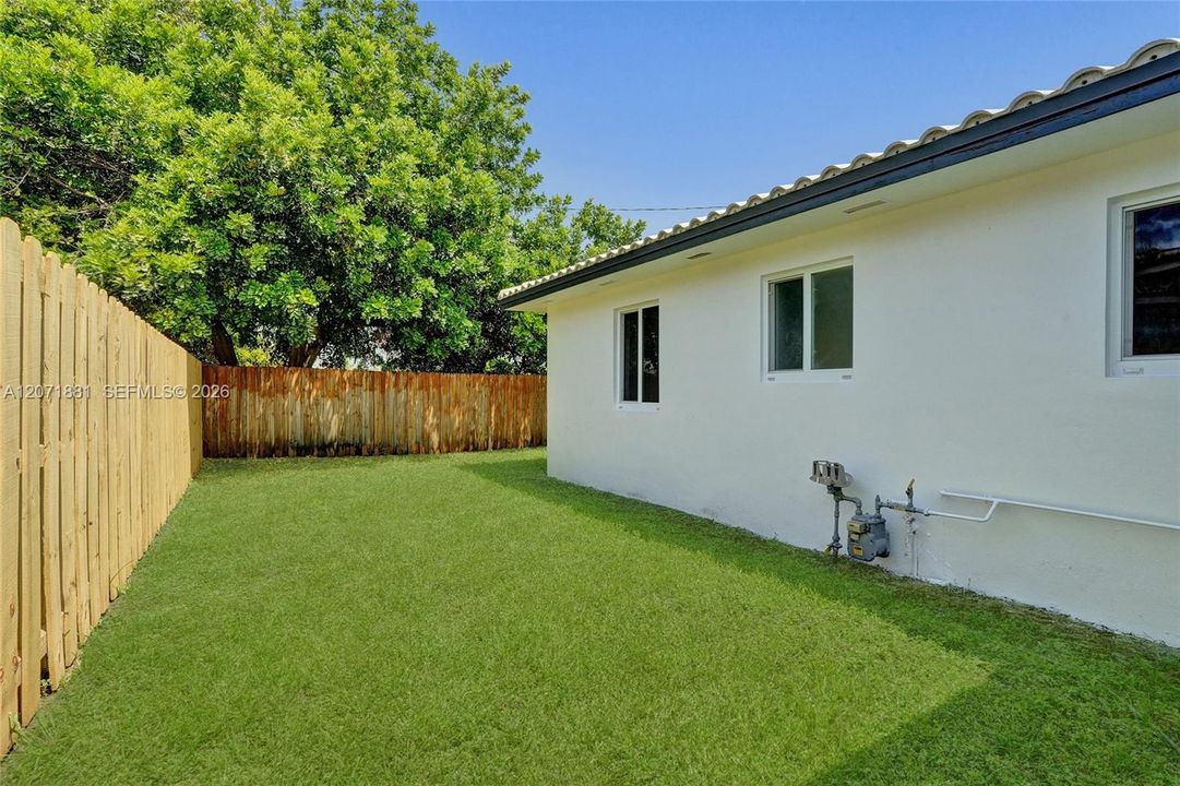 For Sale: $419,900 (3 beds, 1 baths, 1020 Square Feet)