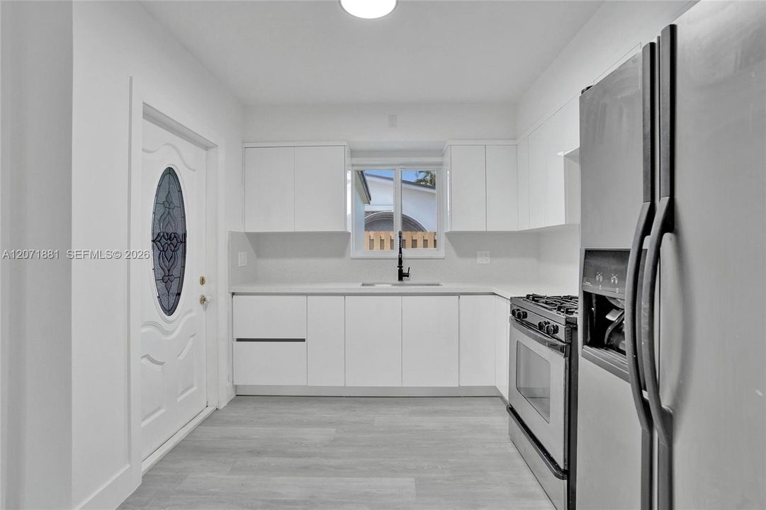 For Sale: $419,900 (3 beds, 1 baths, 1020 Square Feet)