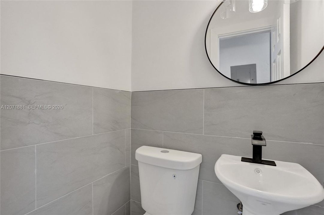 For Sale: $419,900 (3 beds, 1 baths, 1020 Square Feet)