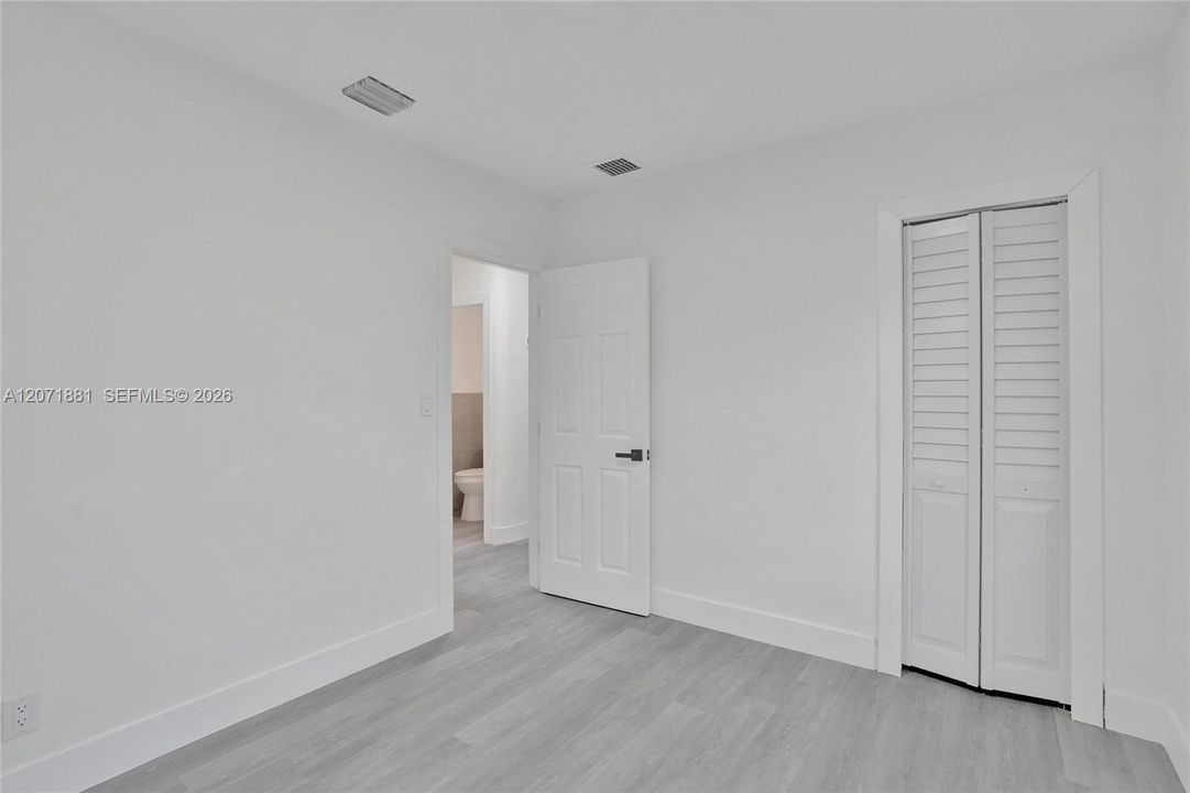For Sale: $419,900 (3 beds, 1 baths, 1020 Square Feet)