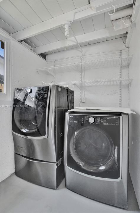 For Sale: $419,900 (3 beds, 1 baths, 1020 Square Feet)