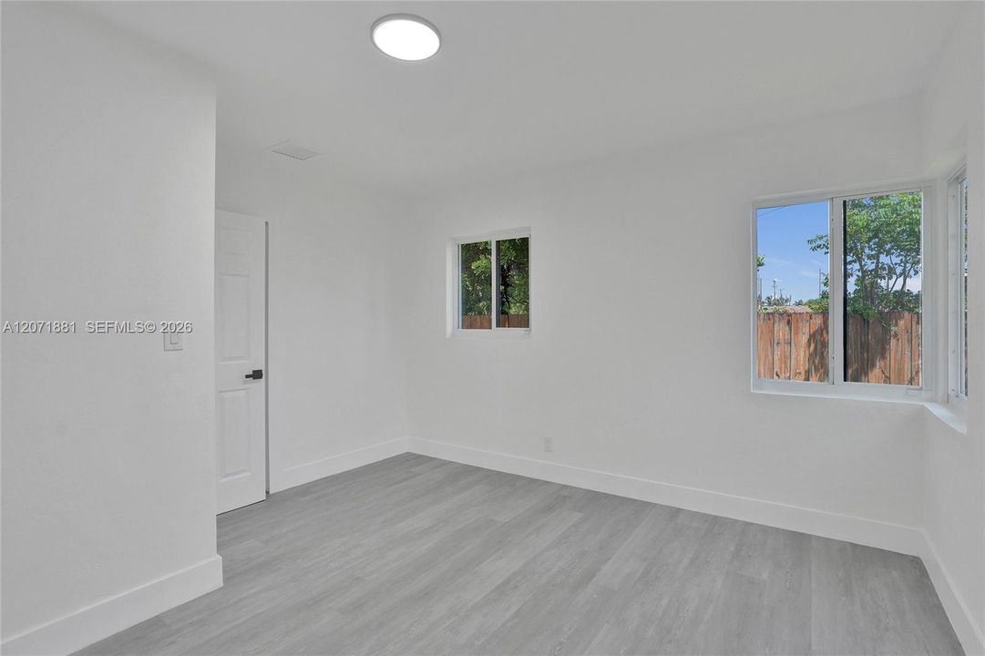 For Sale: $419,900 (3 beds, 1 baths, 1020 Square Feet)